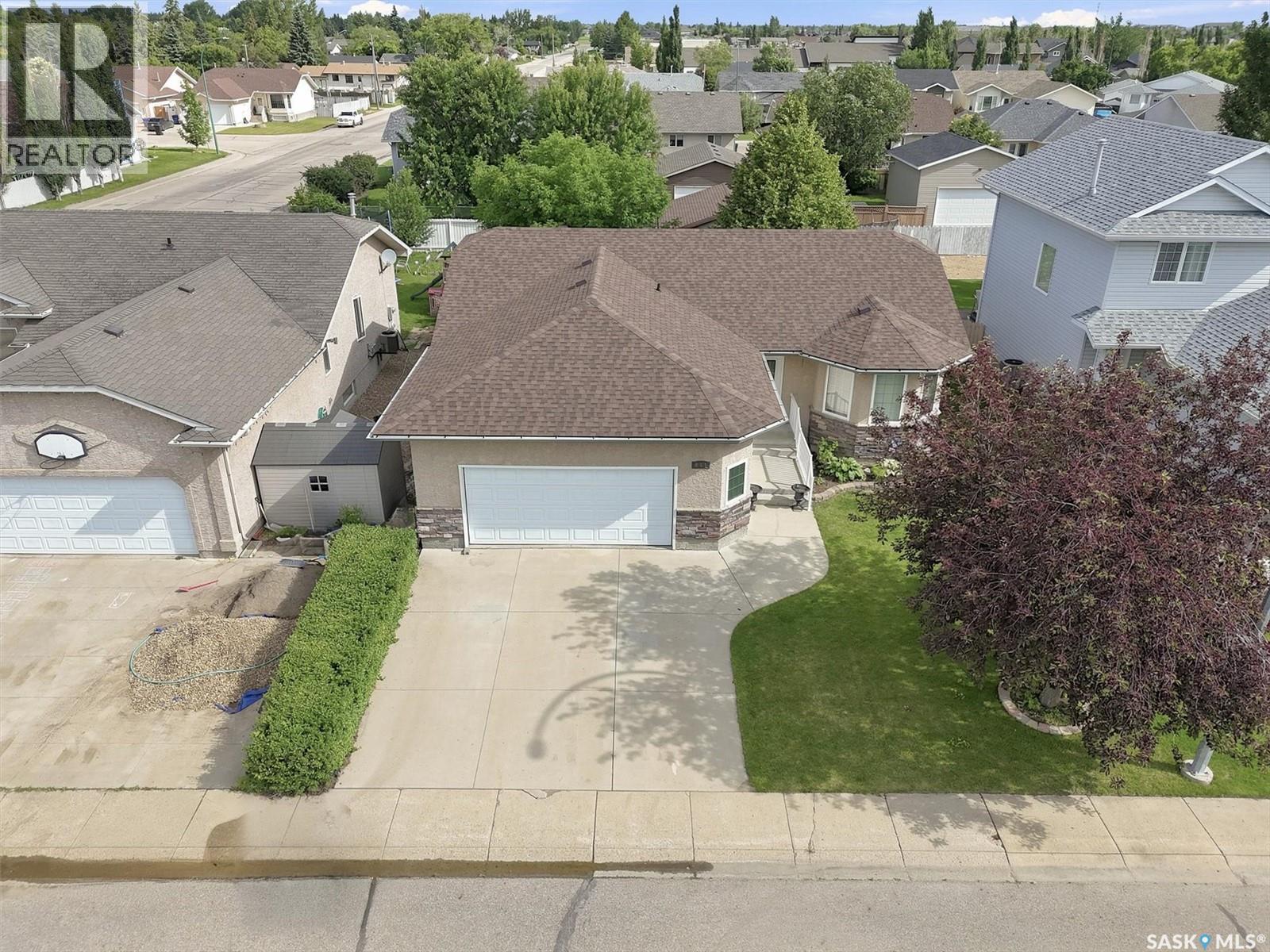 841 Martens CRESCENT - 48