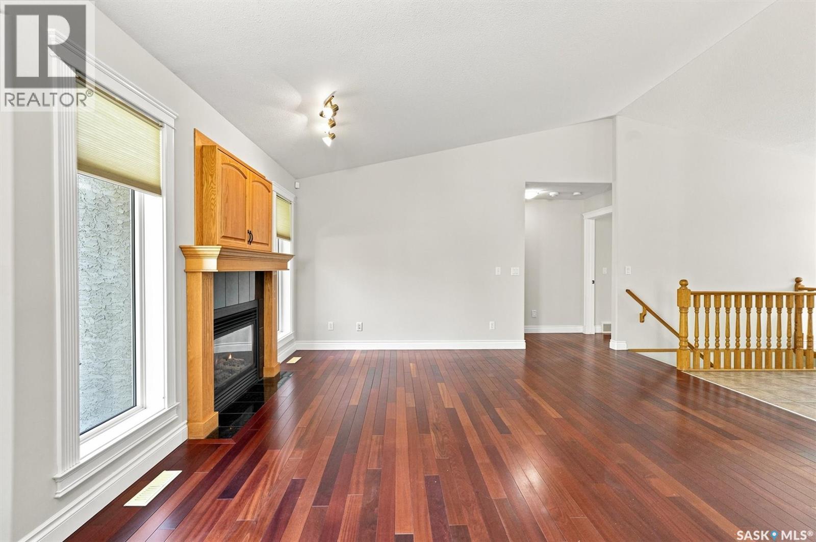 841 Martens CRESCENT - 6