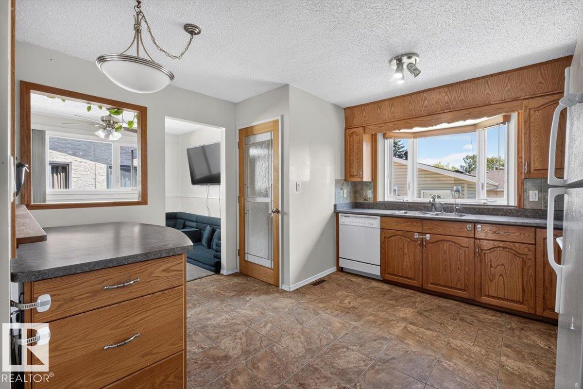 14735 123 ST NW - 12