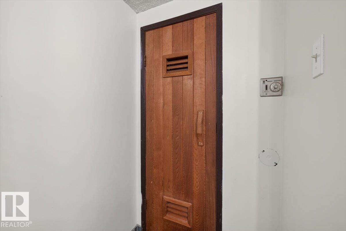 14735 123 ST NW - 41