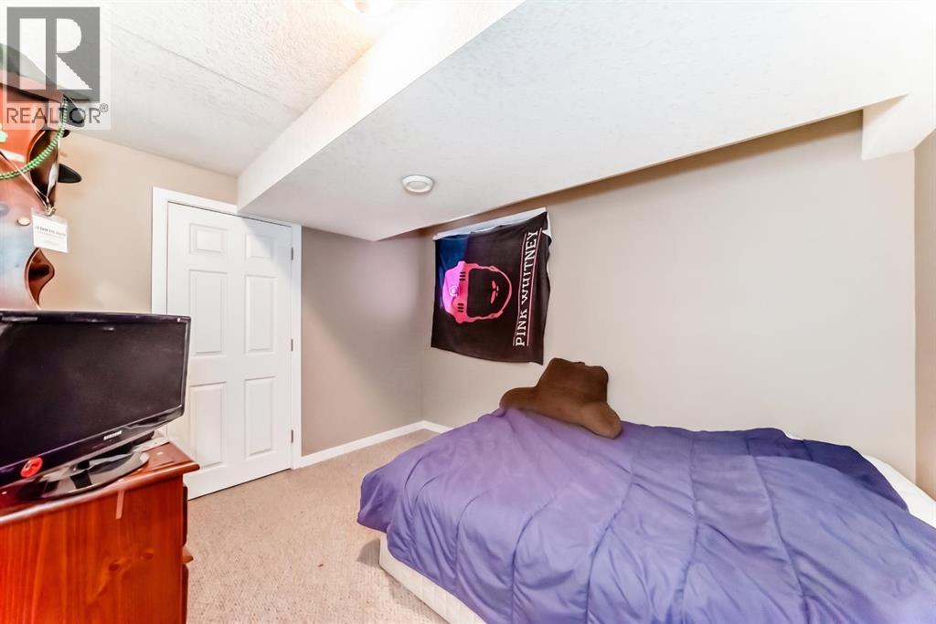 36 Castleglen Way NE - 27