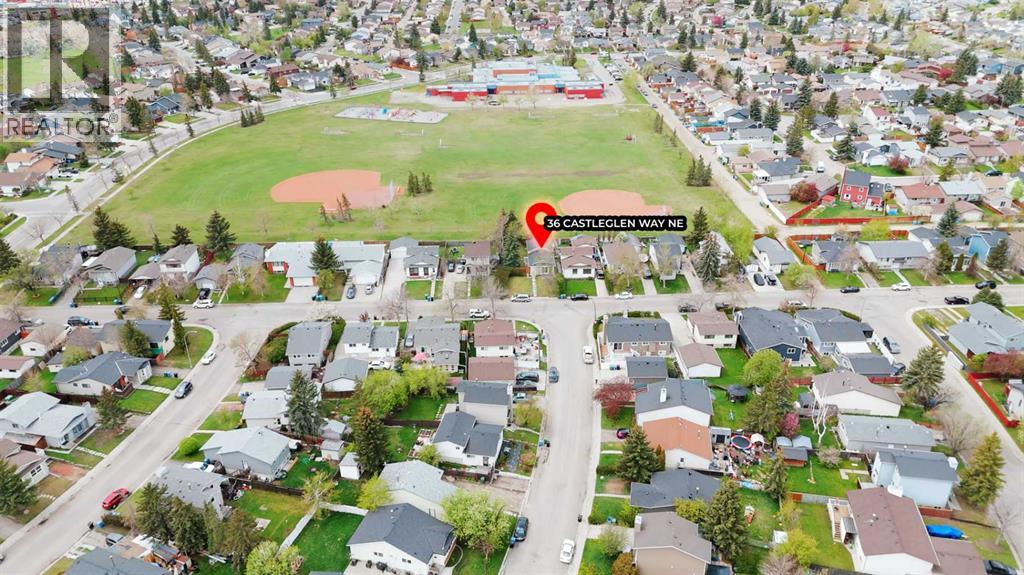 36 Castleglen Way NE - 40