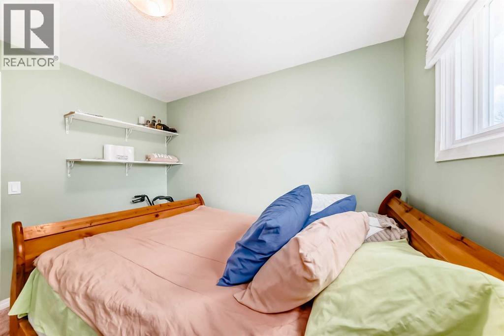 36 Castleglen Way NE - 18
