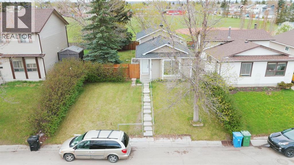 36 Castleglen Way NE - 4