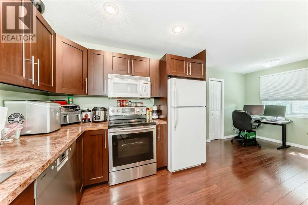 36 Castleglen Way NE - 13