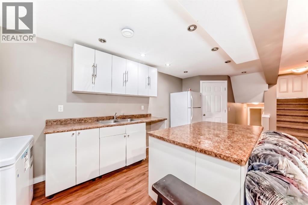 36 Castleglen Way NE - 25