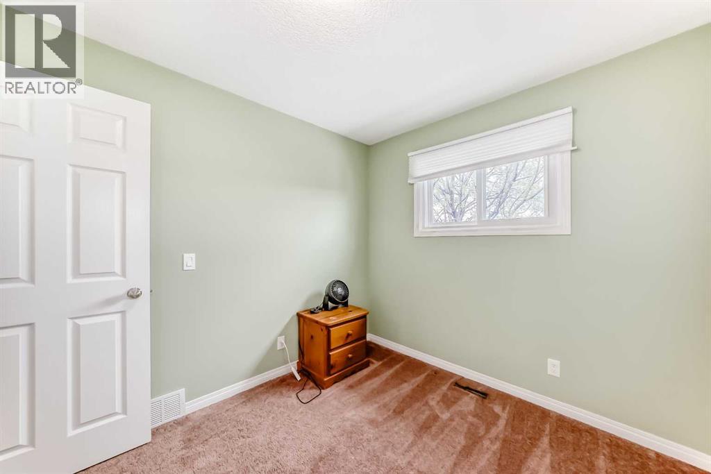 36 Castleglen Way NE - 19