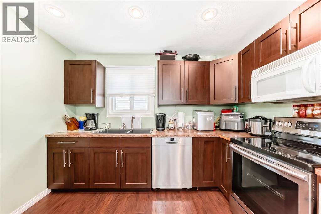 36 Castleglen Way NE - 12