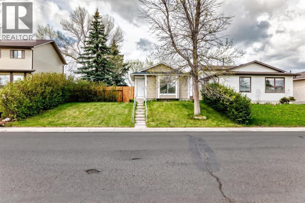 36 Castleglen Way NE - 33
