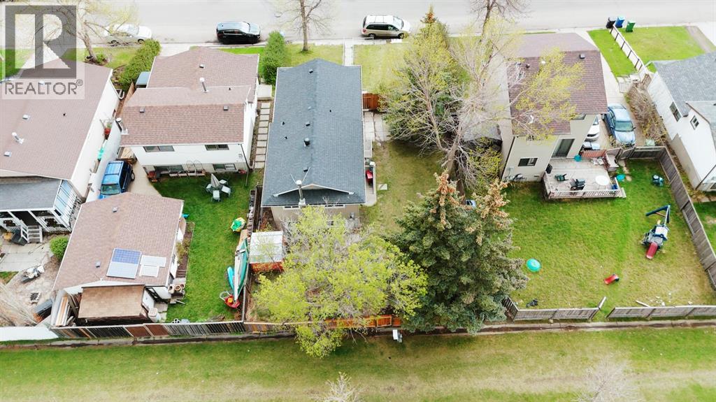 36 Castleglen Way NE - 44