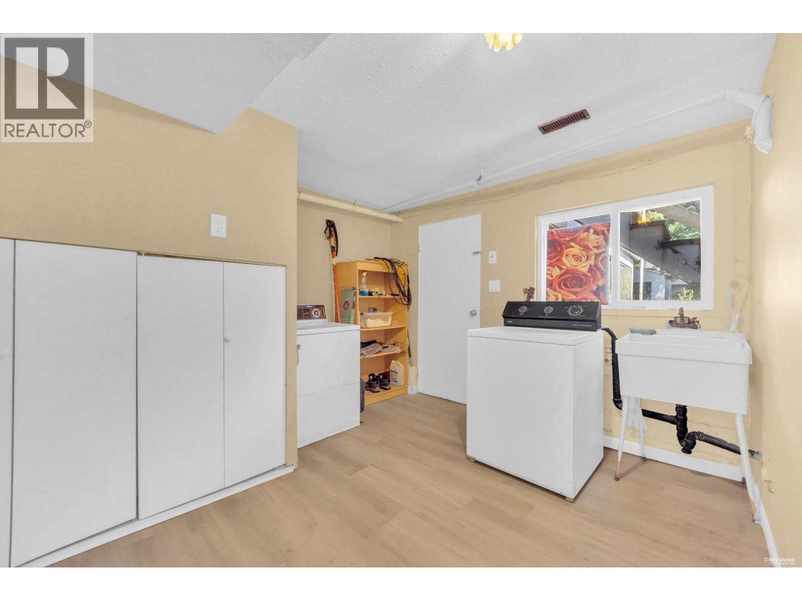 1749 DORSET AVENUE, Port Coquitlam