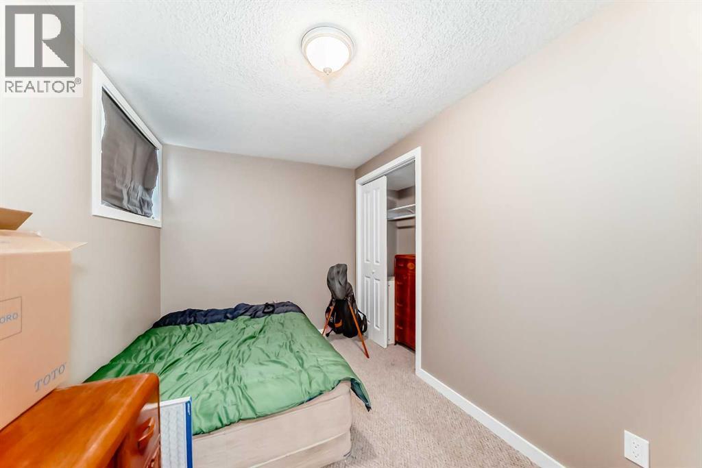 36 Castleglen Way NE - 29