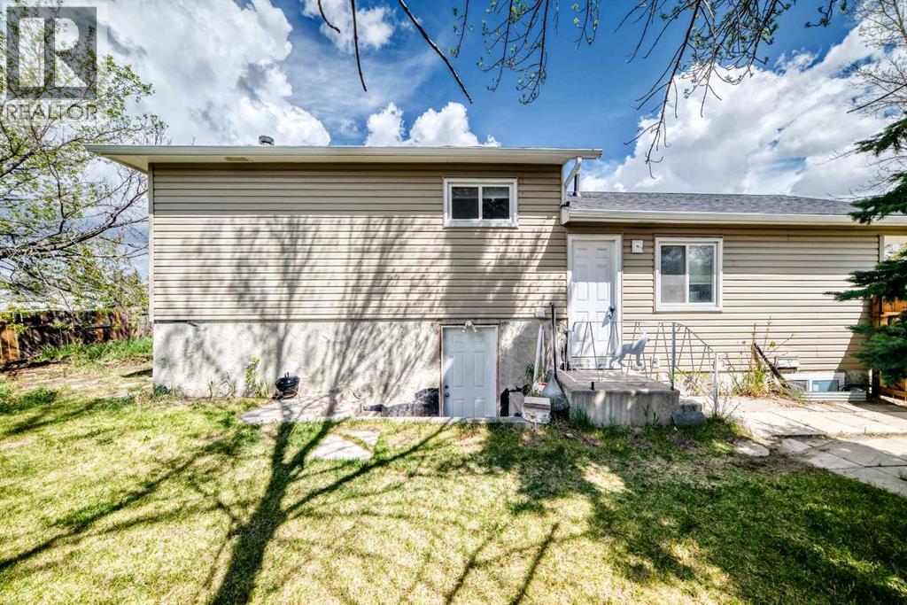 36 Castleglen Way NE - 32