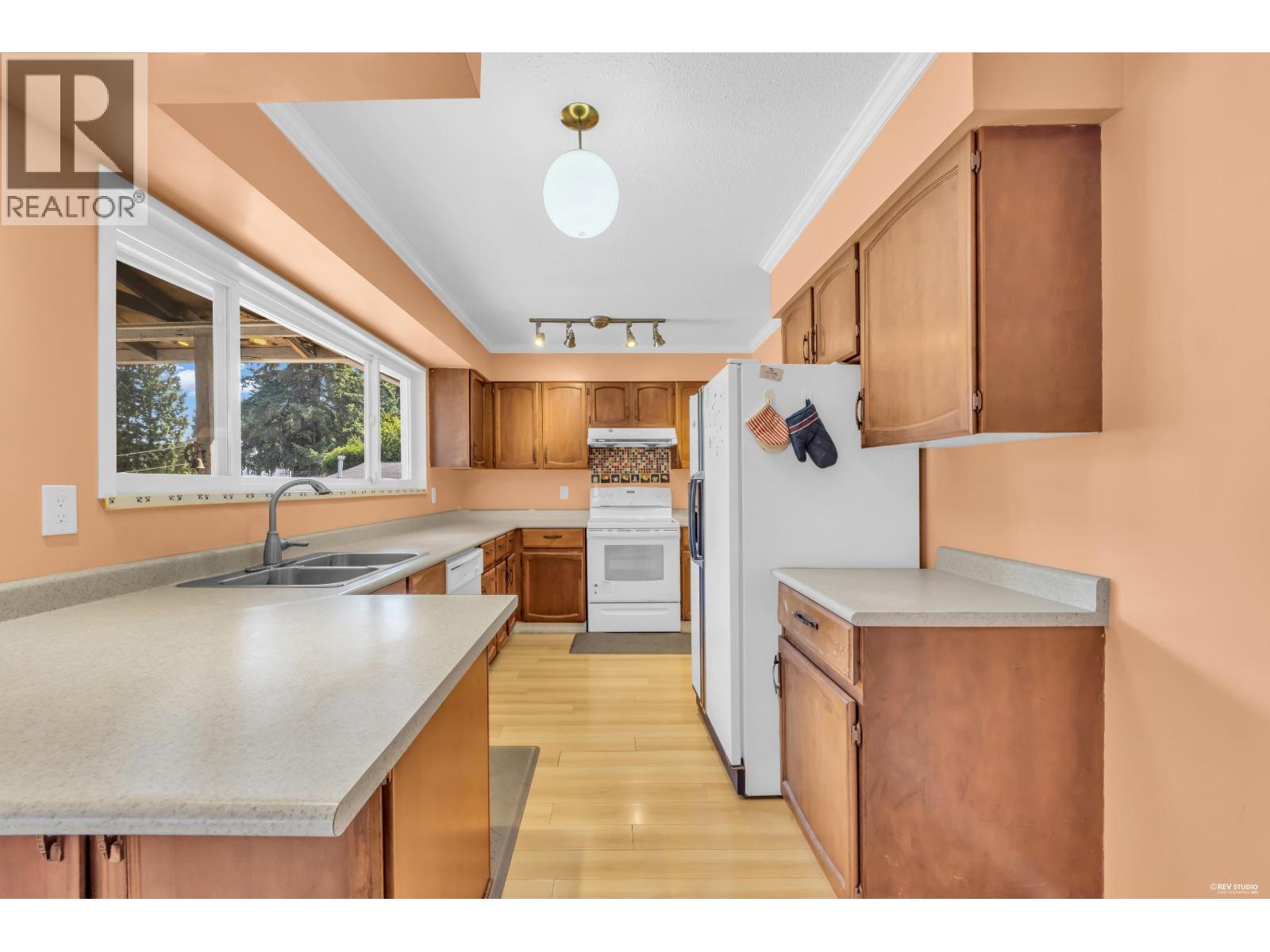 1749 DORSET AVENUE, Port Coquitlam