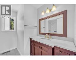 1749 Dorset Avenue, Port Coquitlam, BC V3B2A3 Photo 17