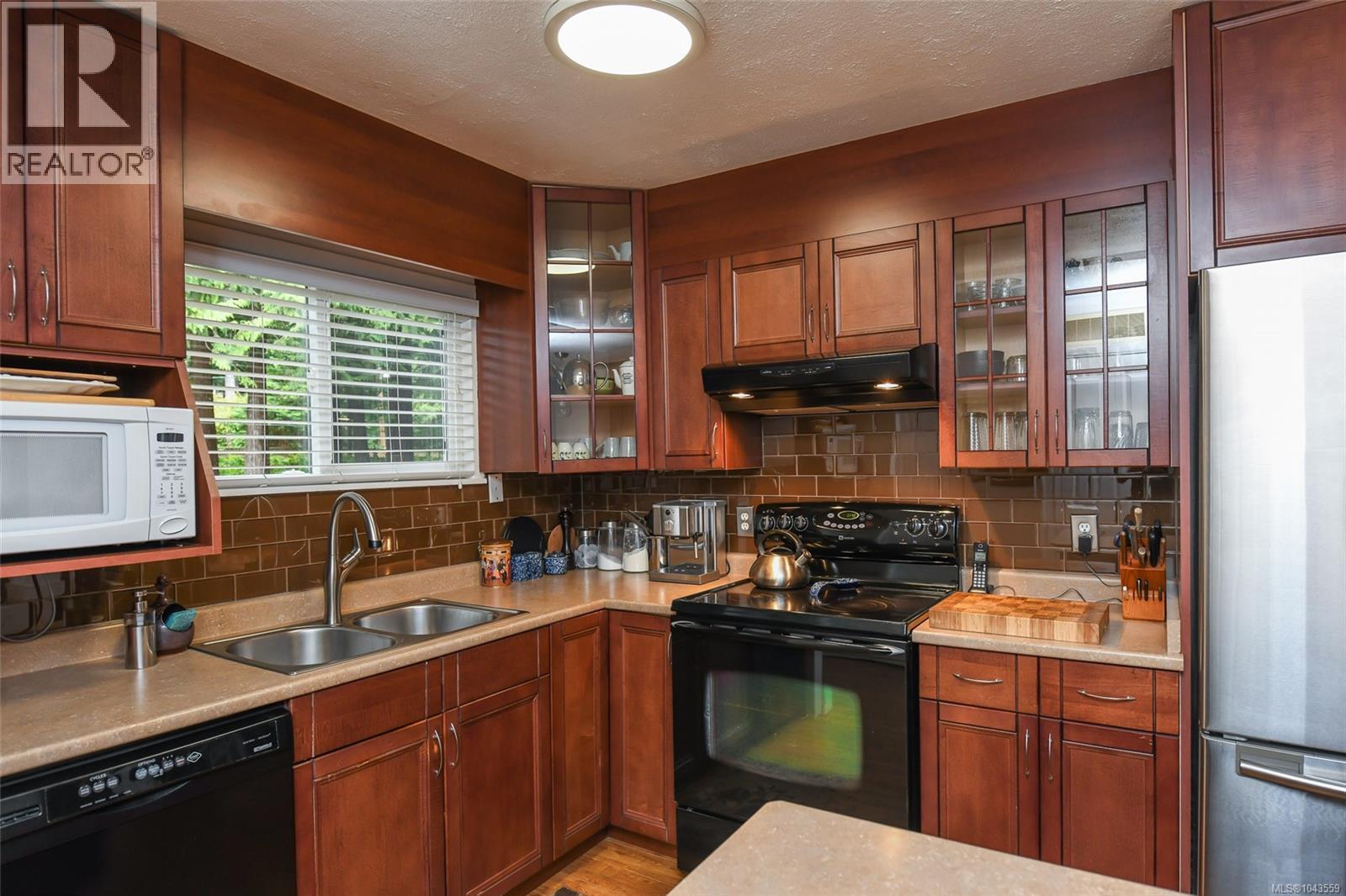 100 Baynes Dr - Image 27