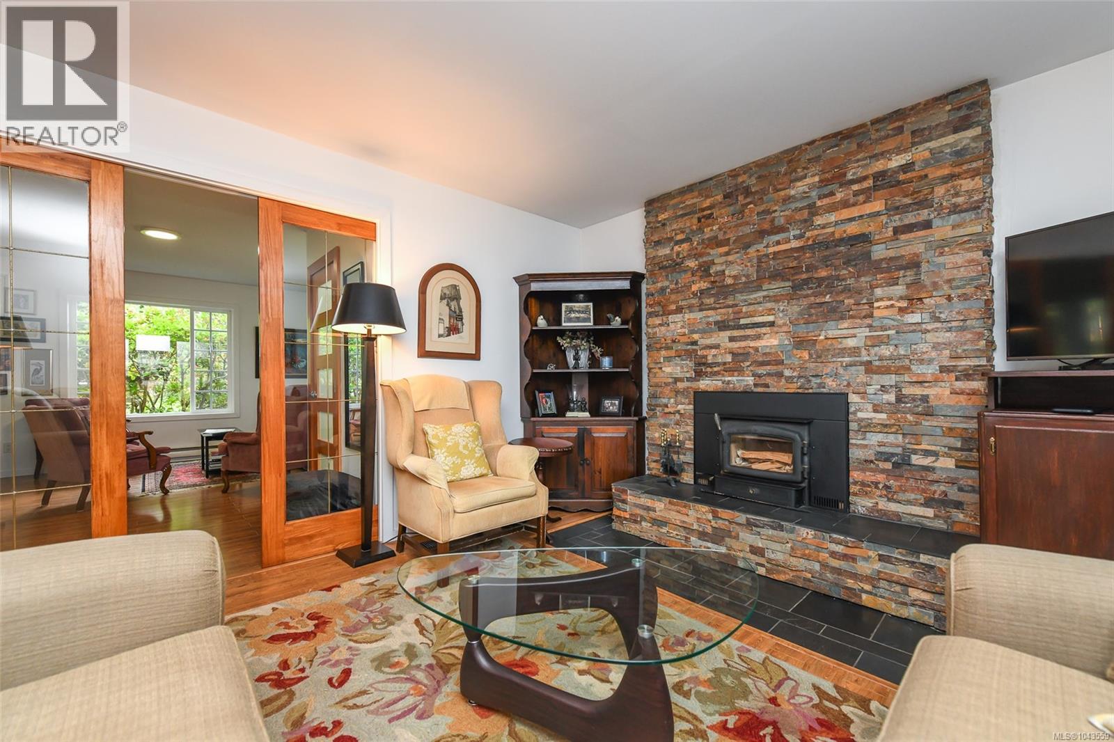 100 Baynes Dr - 33