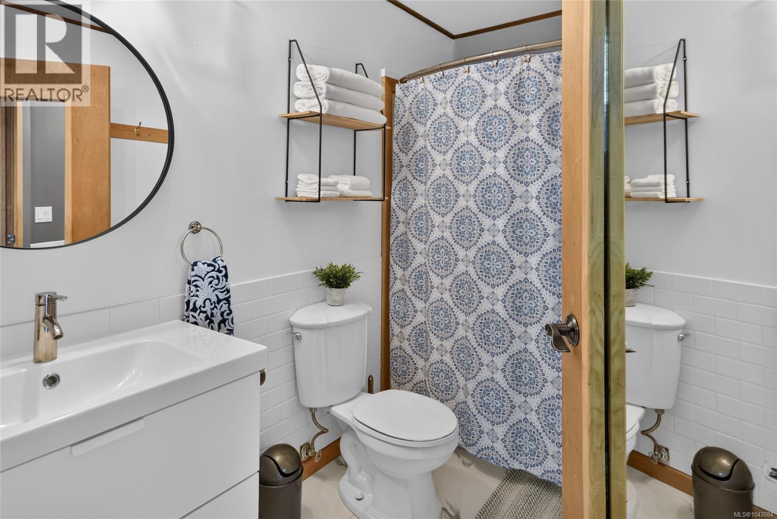 1597 Starbuck Lane, Gabriola Island