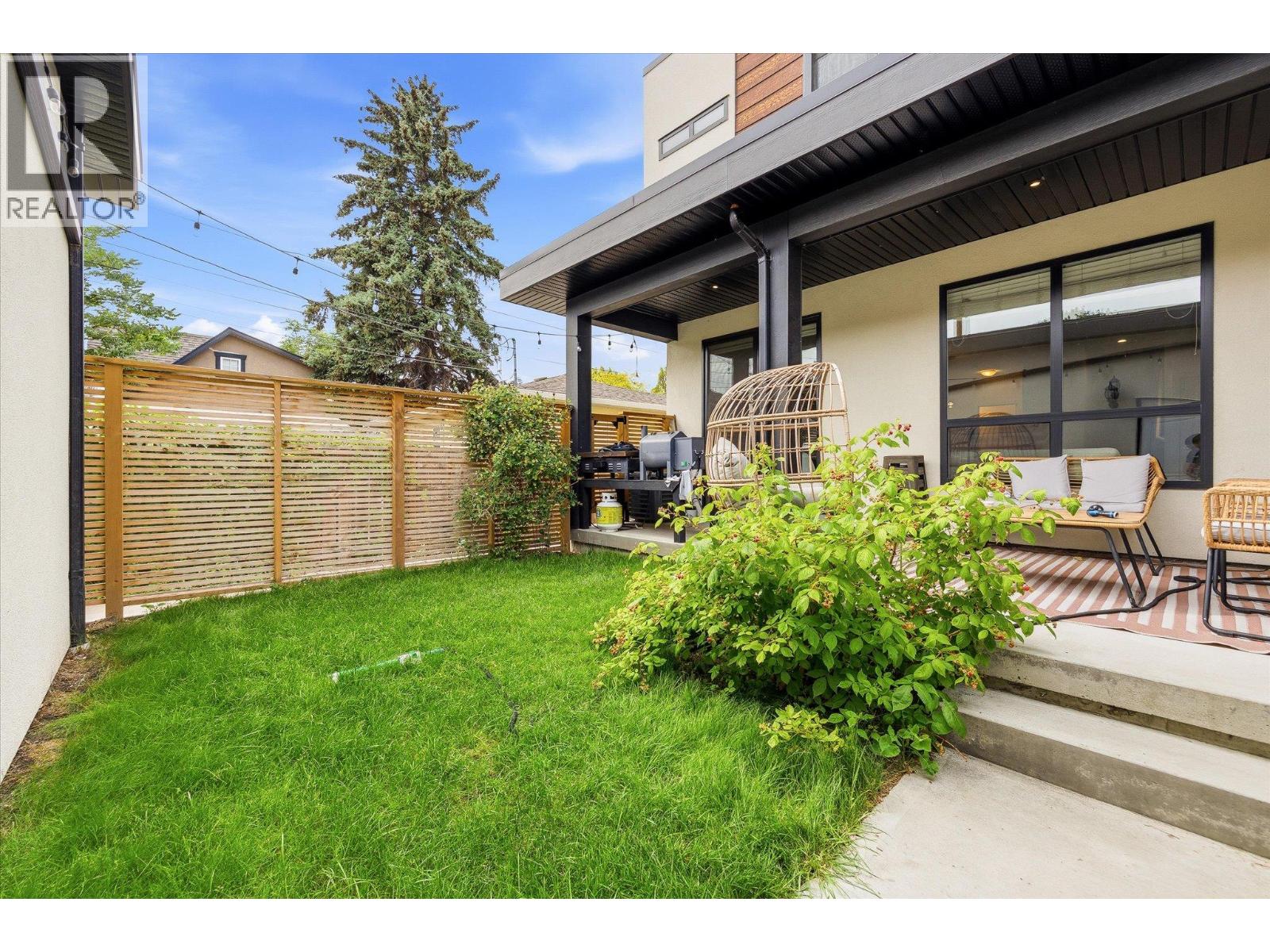 #3 795 Stockwell Avenue - 32