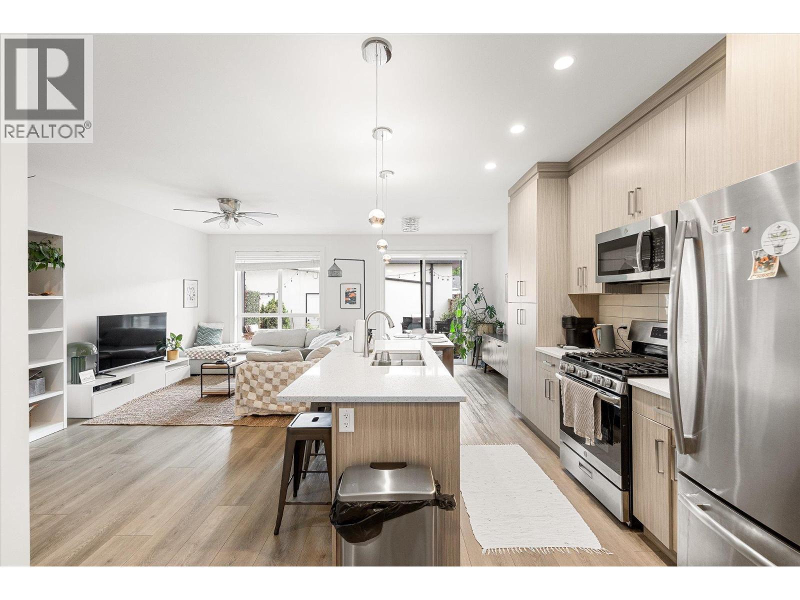 #3 795 Stockwell Avenue - 5
