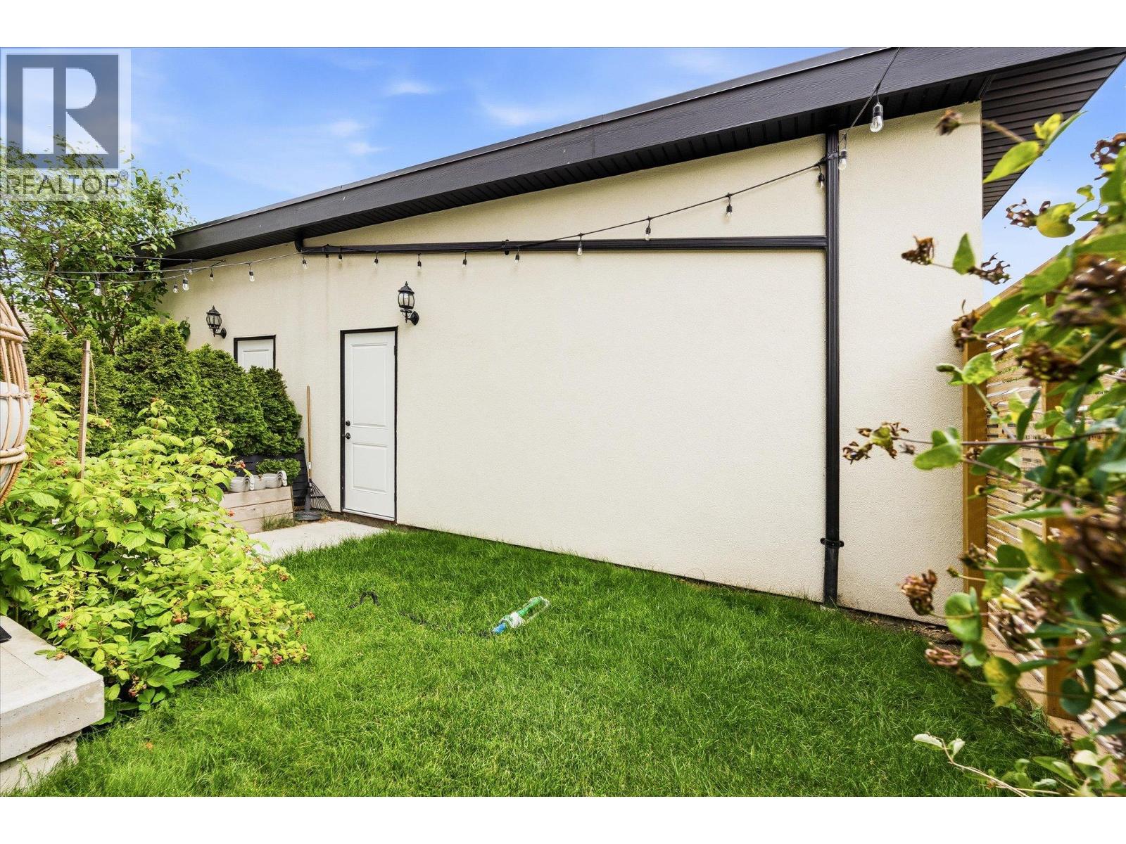 #3 795 Stockwell Avenue - 34