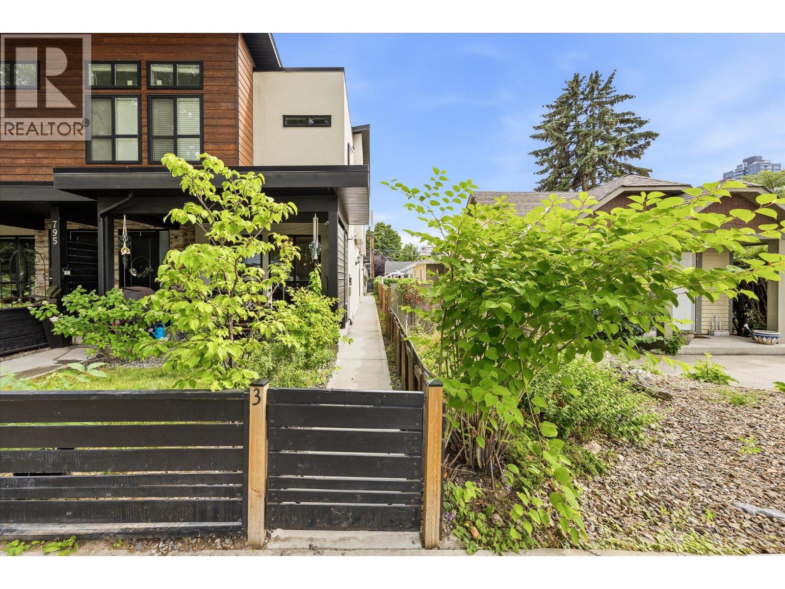 #3 795 Stockwell Avenue - 2