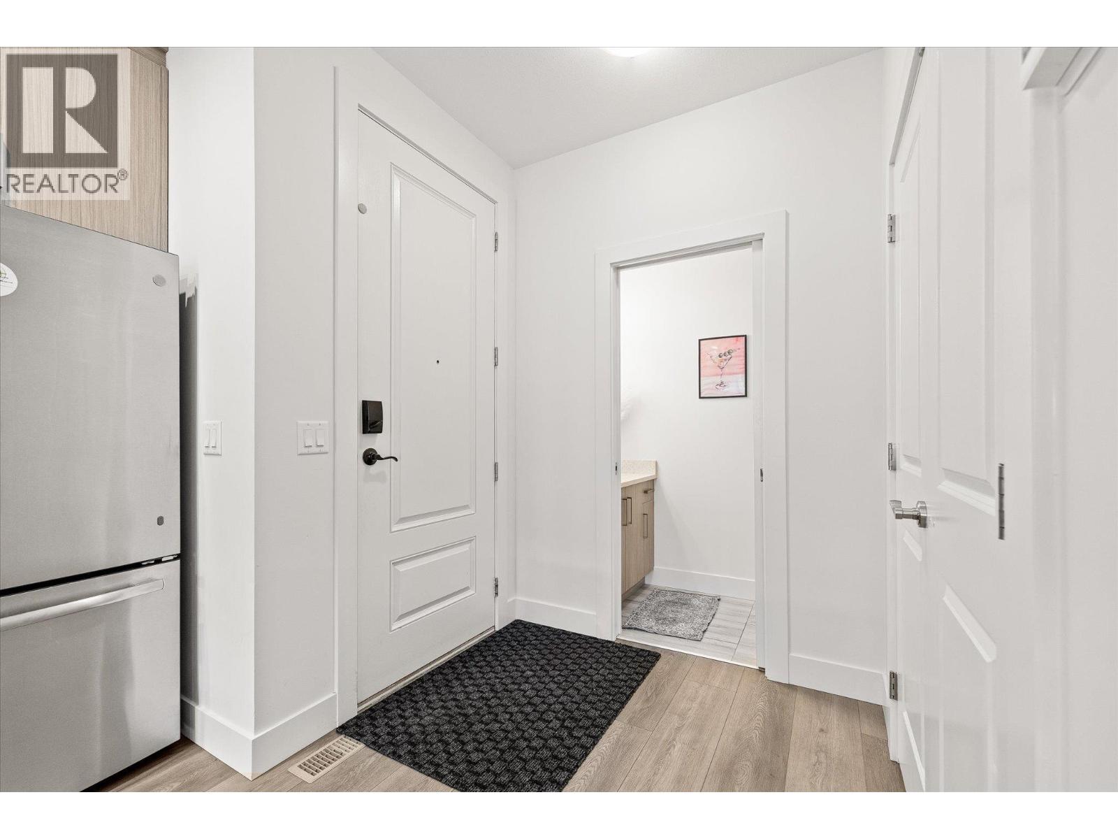 #3 795 Stockwell Avenue - 4