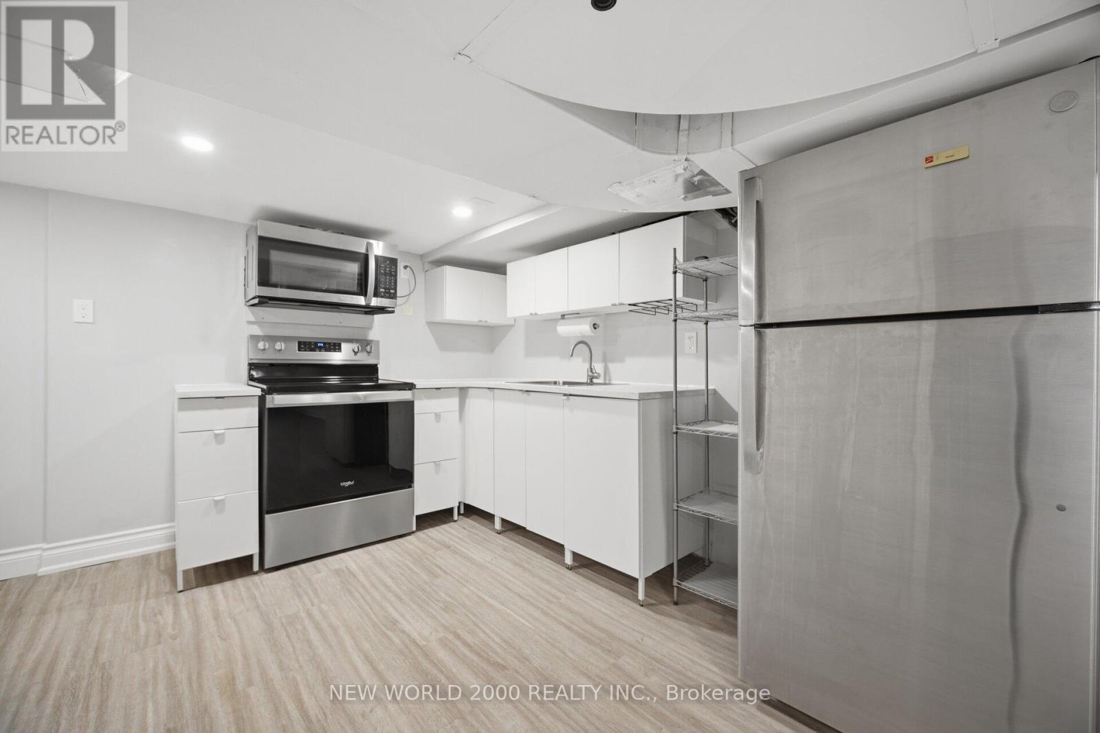 20 ROCKWELL AVENUE - 9