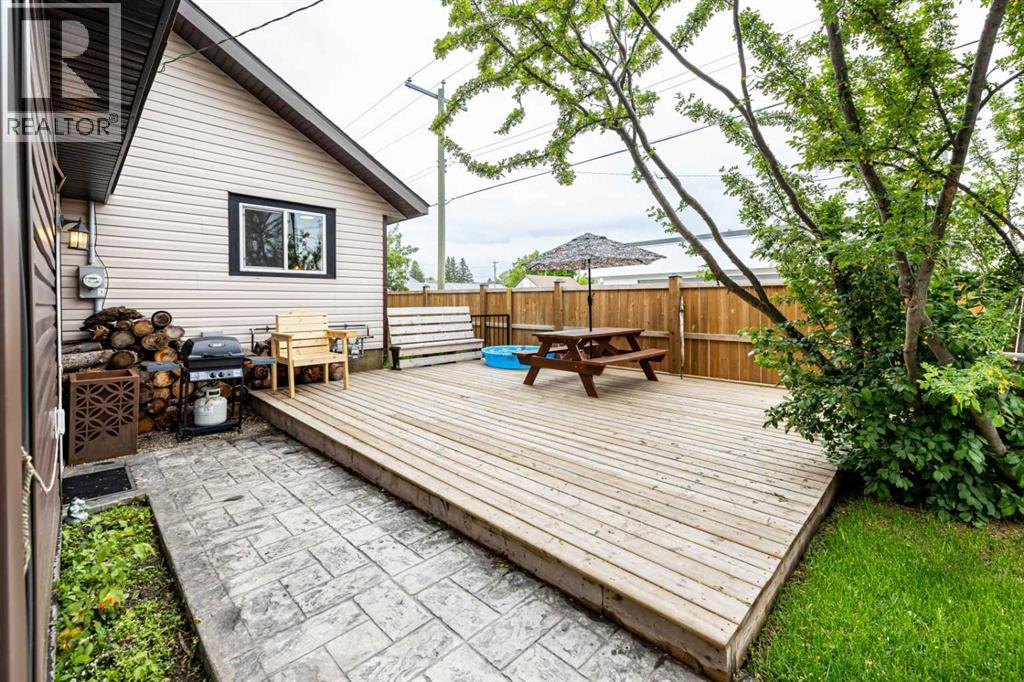 4836 49 Street - 35
