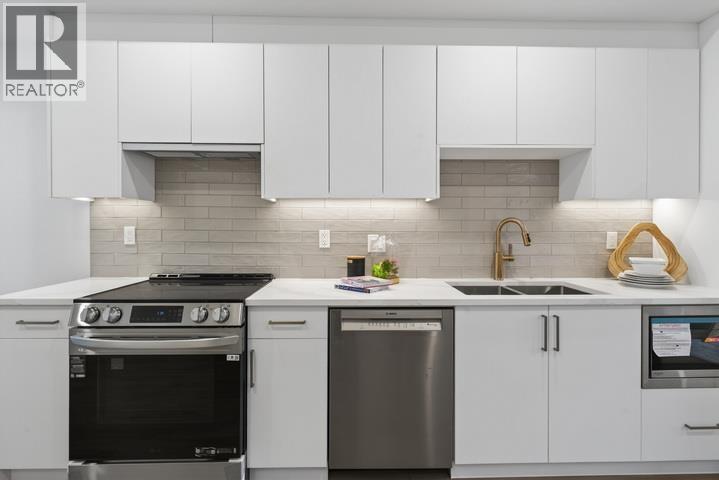 4 8977 SPIRES ROAD, Richmond