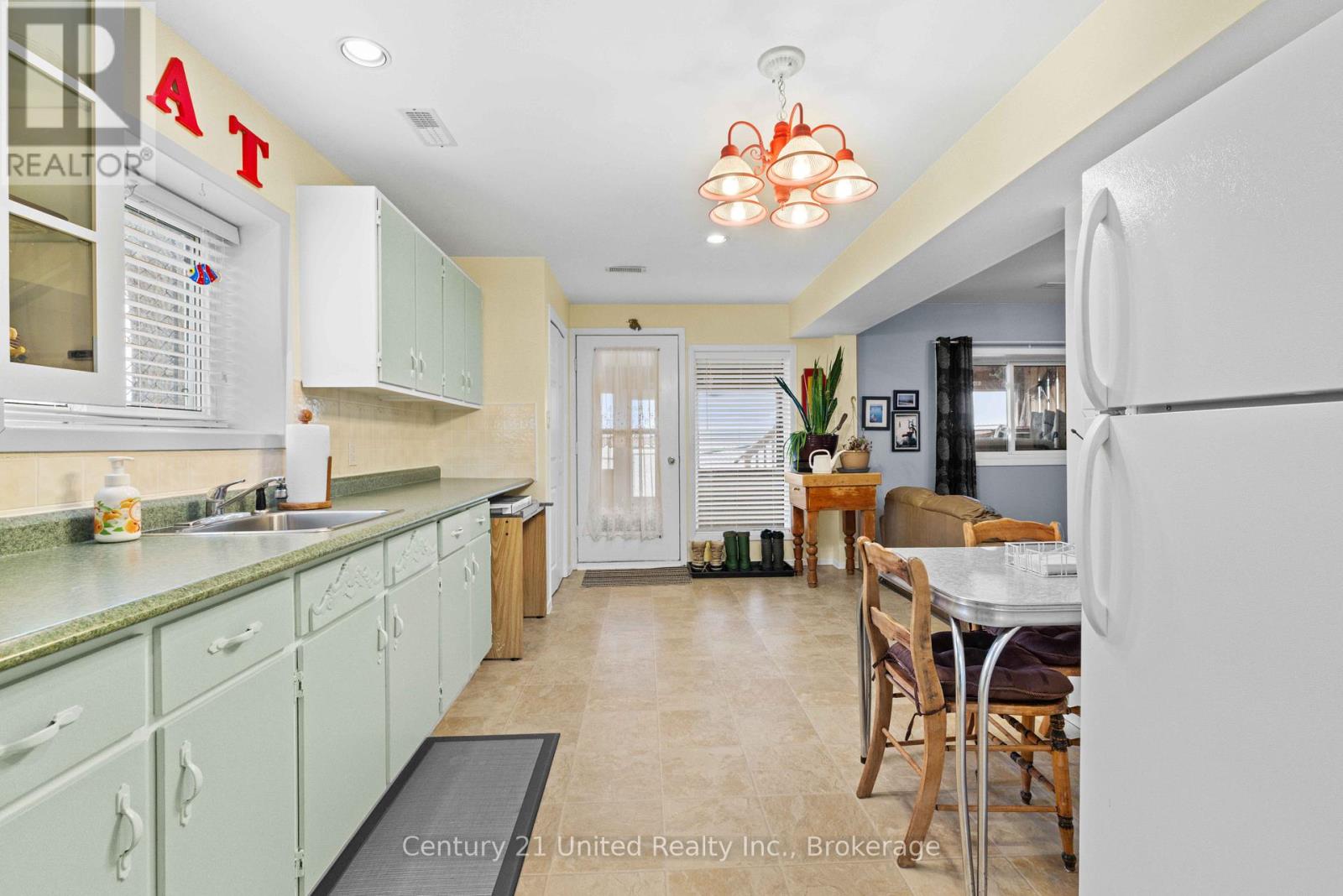 40 IVEY LANE - 32