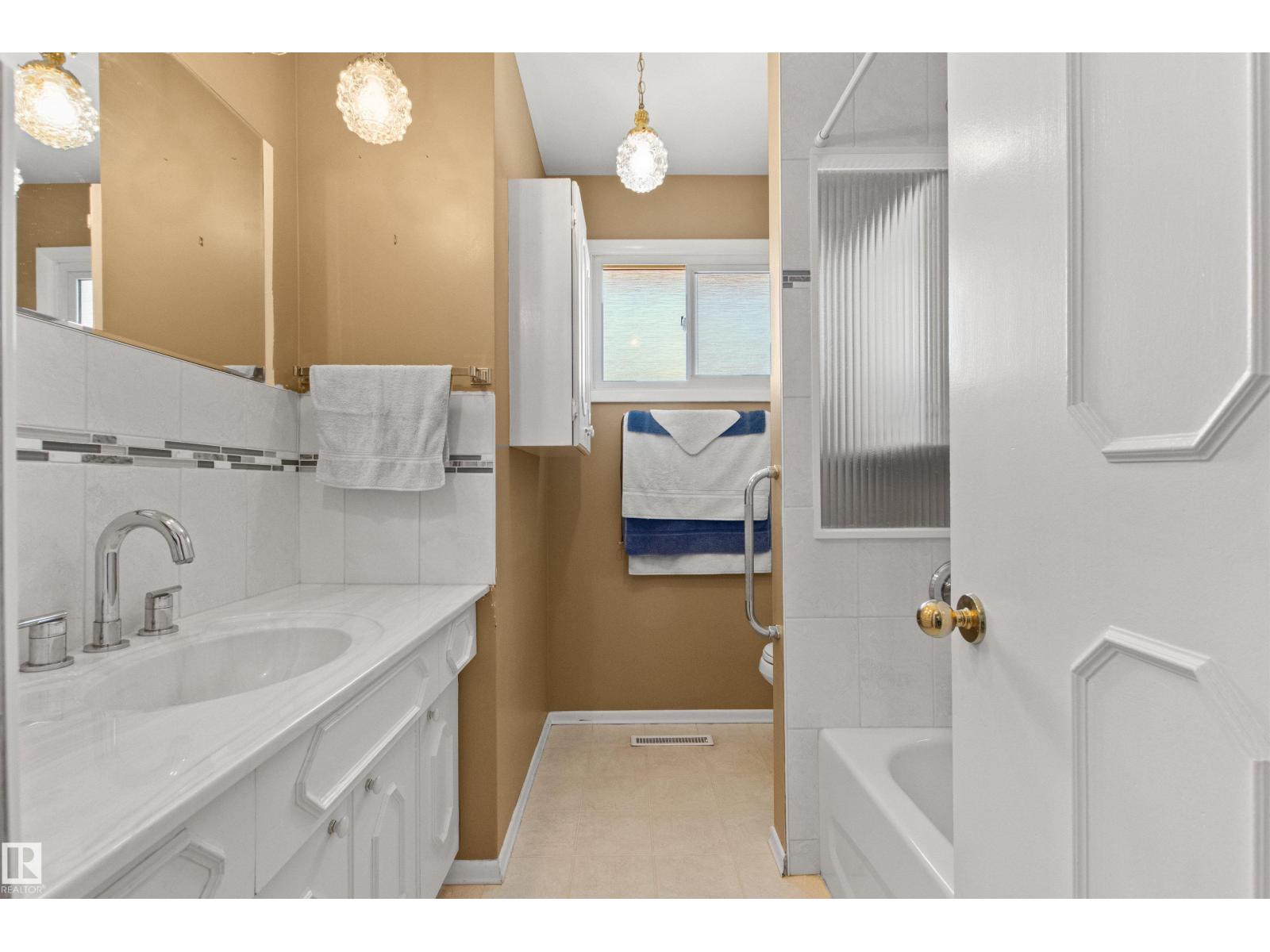 12316 135 AV NW - 27
