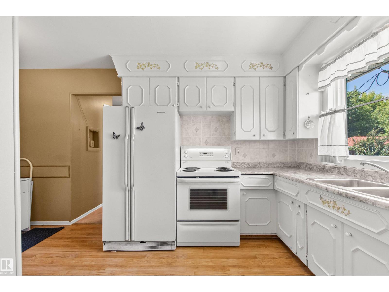 12316 135 AV NW - 14