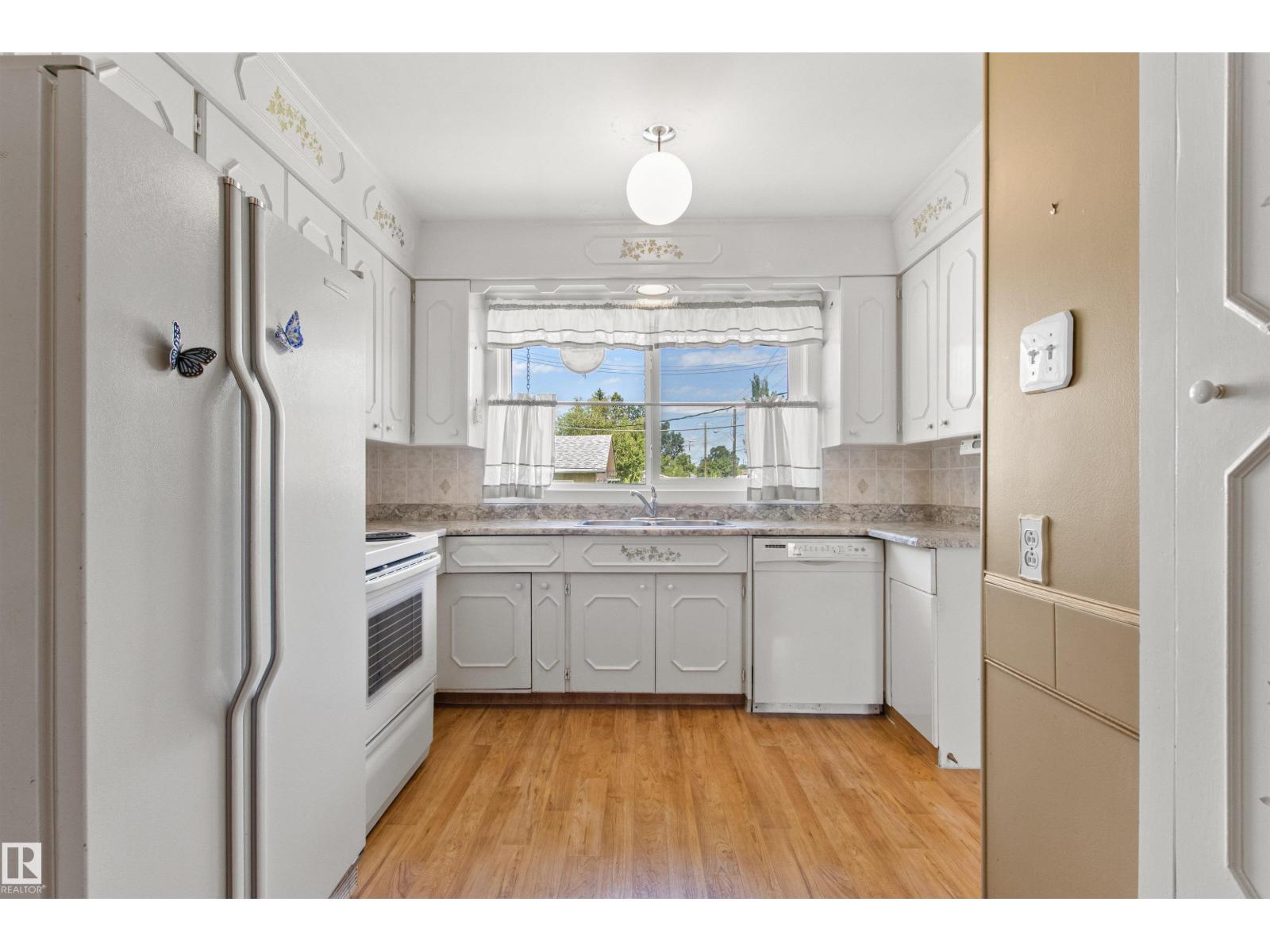 12316 135 AV NW - 20