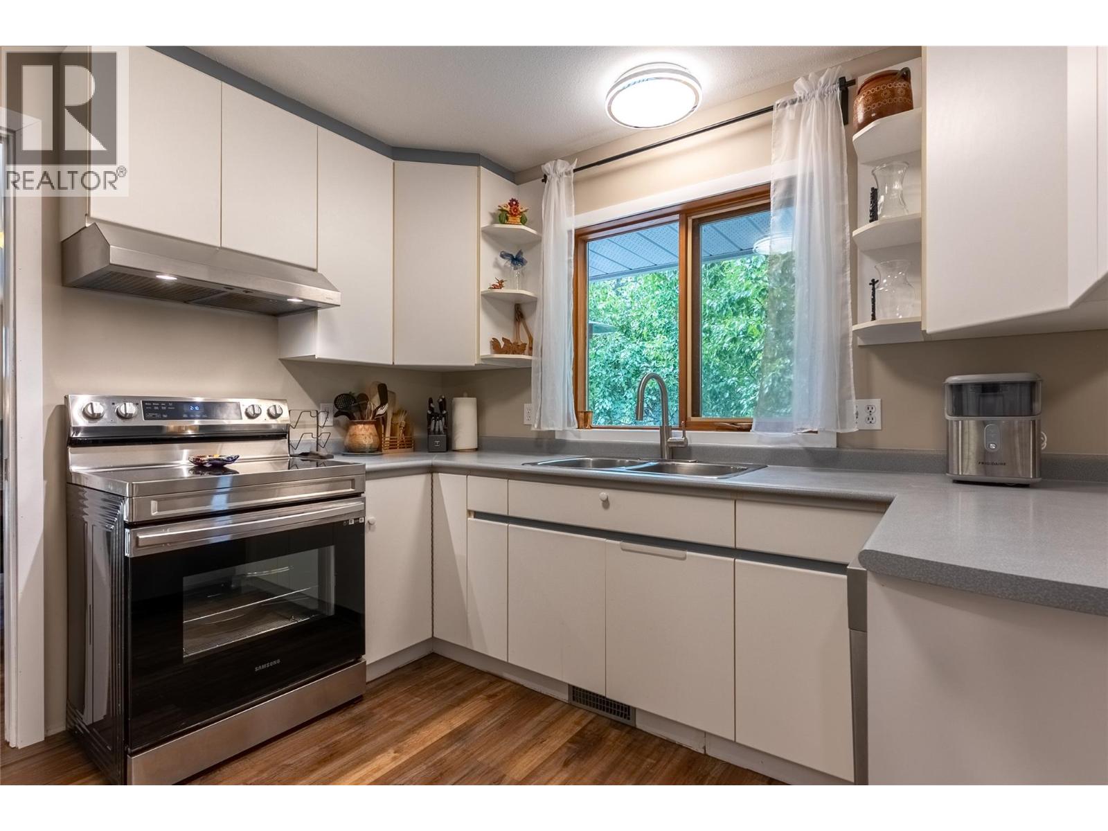356 DALADON Drive - Image 8