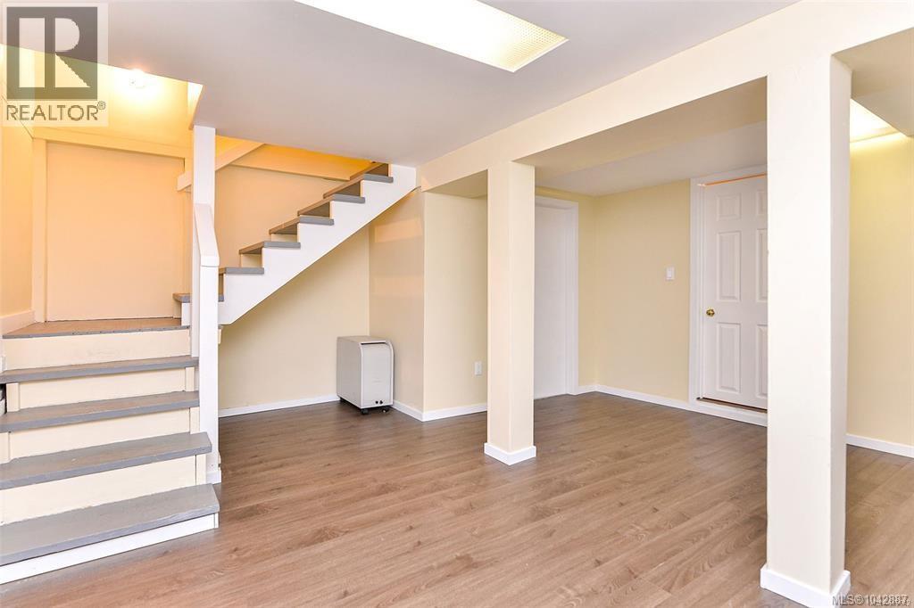 4589 Scarborough Rd - 19
