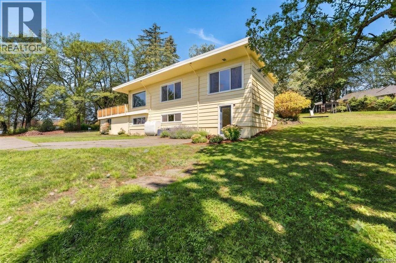 4589 Scarborough Rd - 1