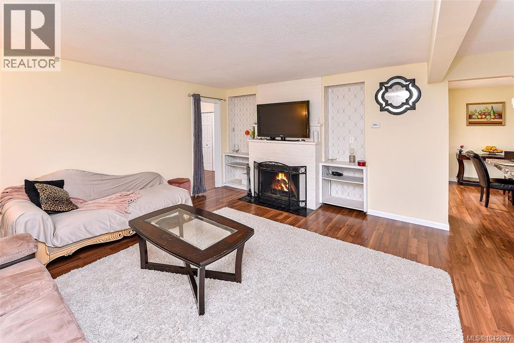 4589 Scarborough Rd - 10