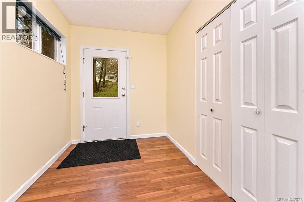 4589 Scarborough Rd - 6