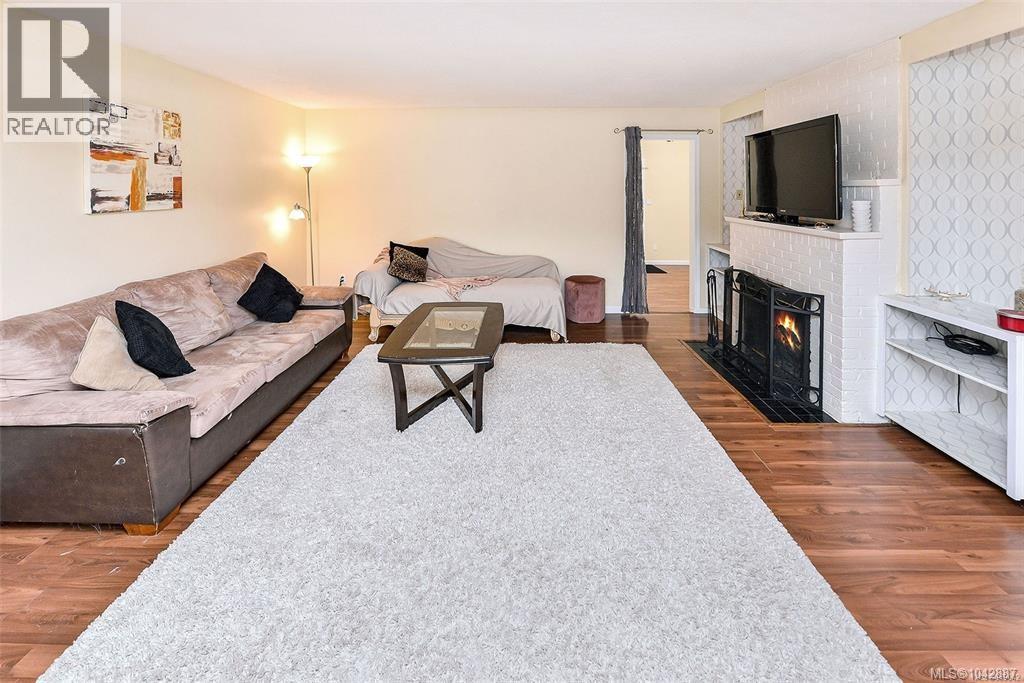 4589 Scarborough Rd - 9