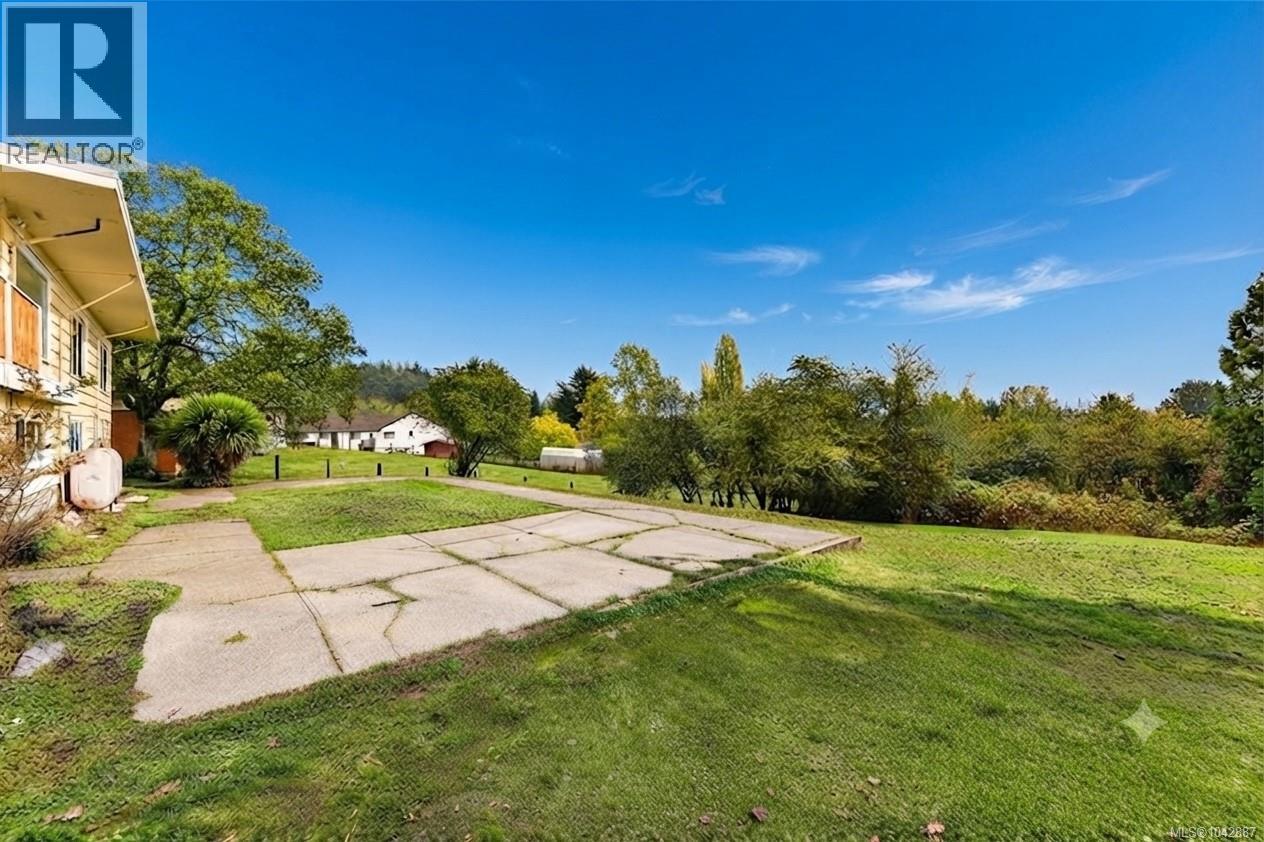 4589 Scarborough Rd - 26