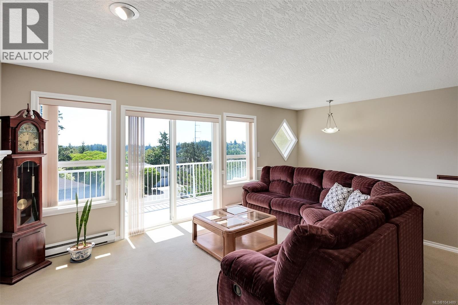 2304 Kami Crt, View Royal