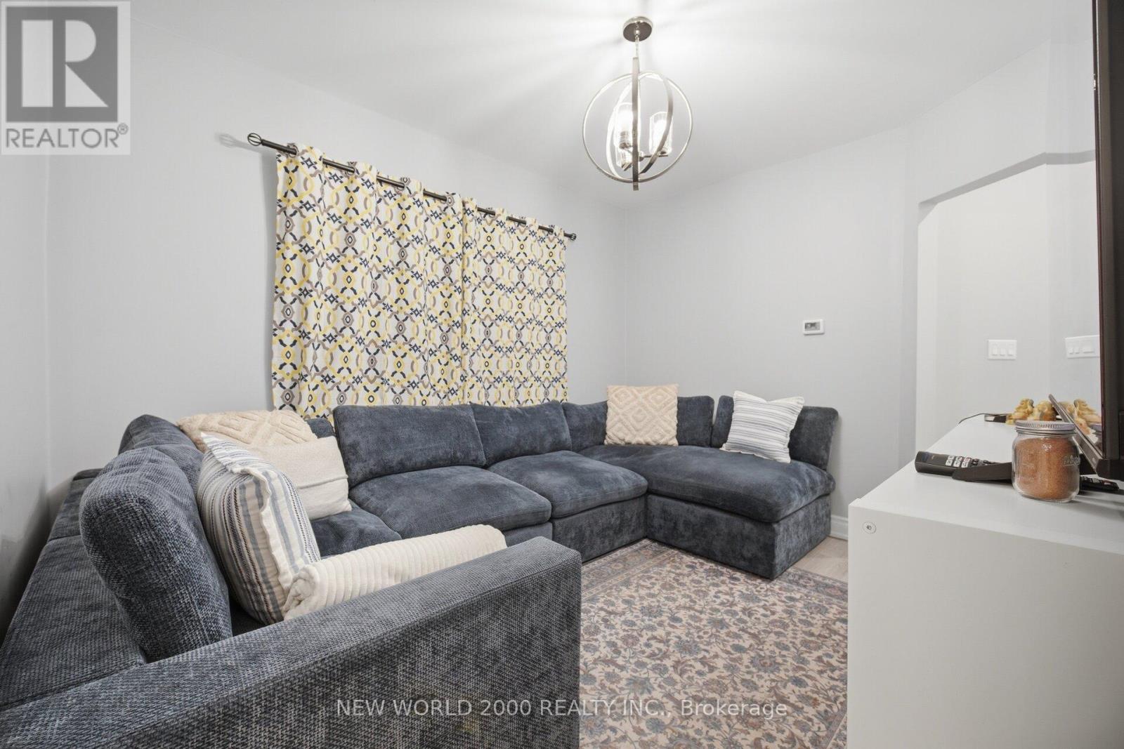 20 ROCKWELL AVENUE - 6