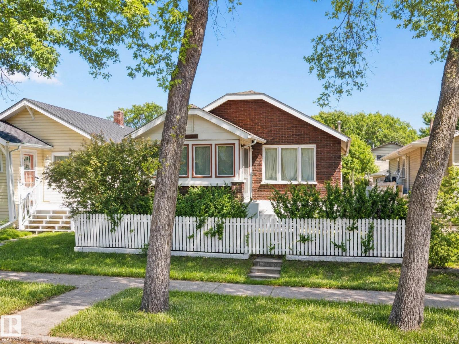 11405 97 ST NW - 1