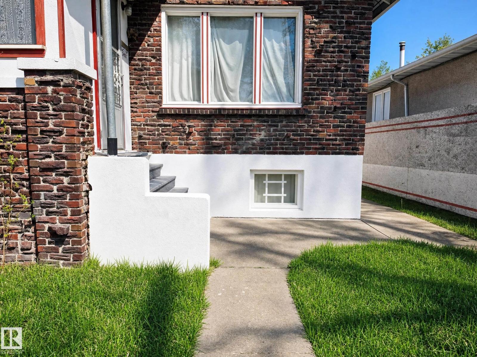 11405 97 ST NW - 2