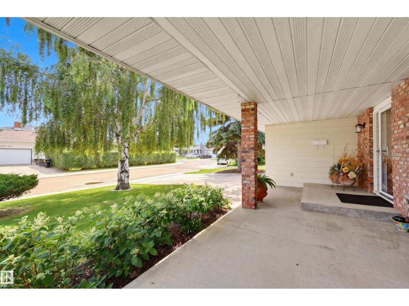 8724 187 ST NW - 5