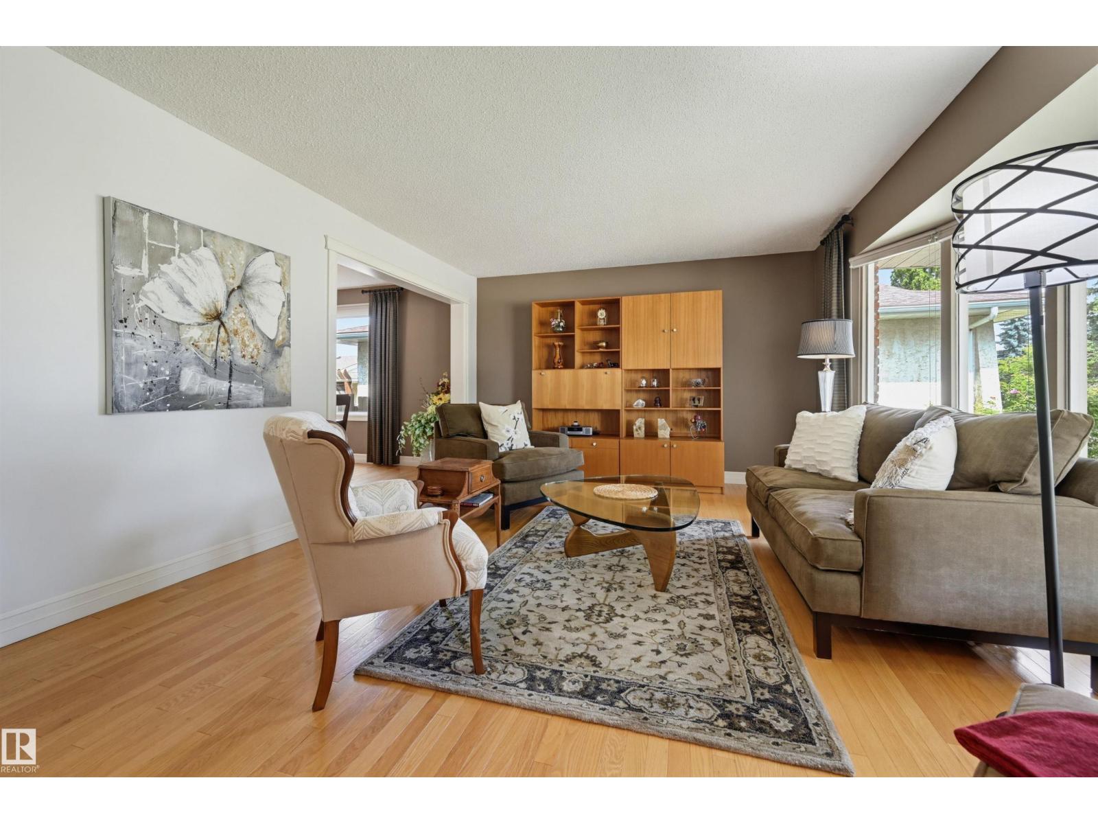 8724 187 ST NW - 8