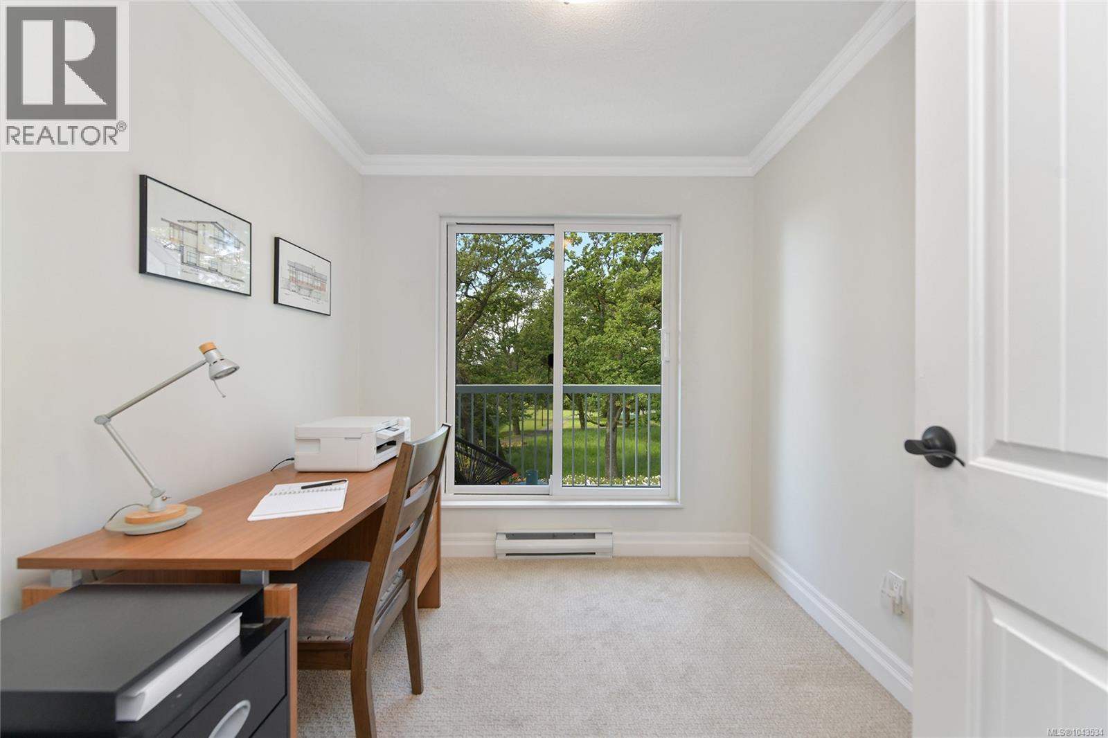 #10 3008 Quadra St - 29