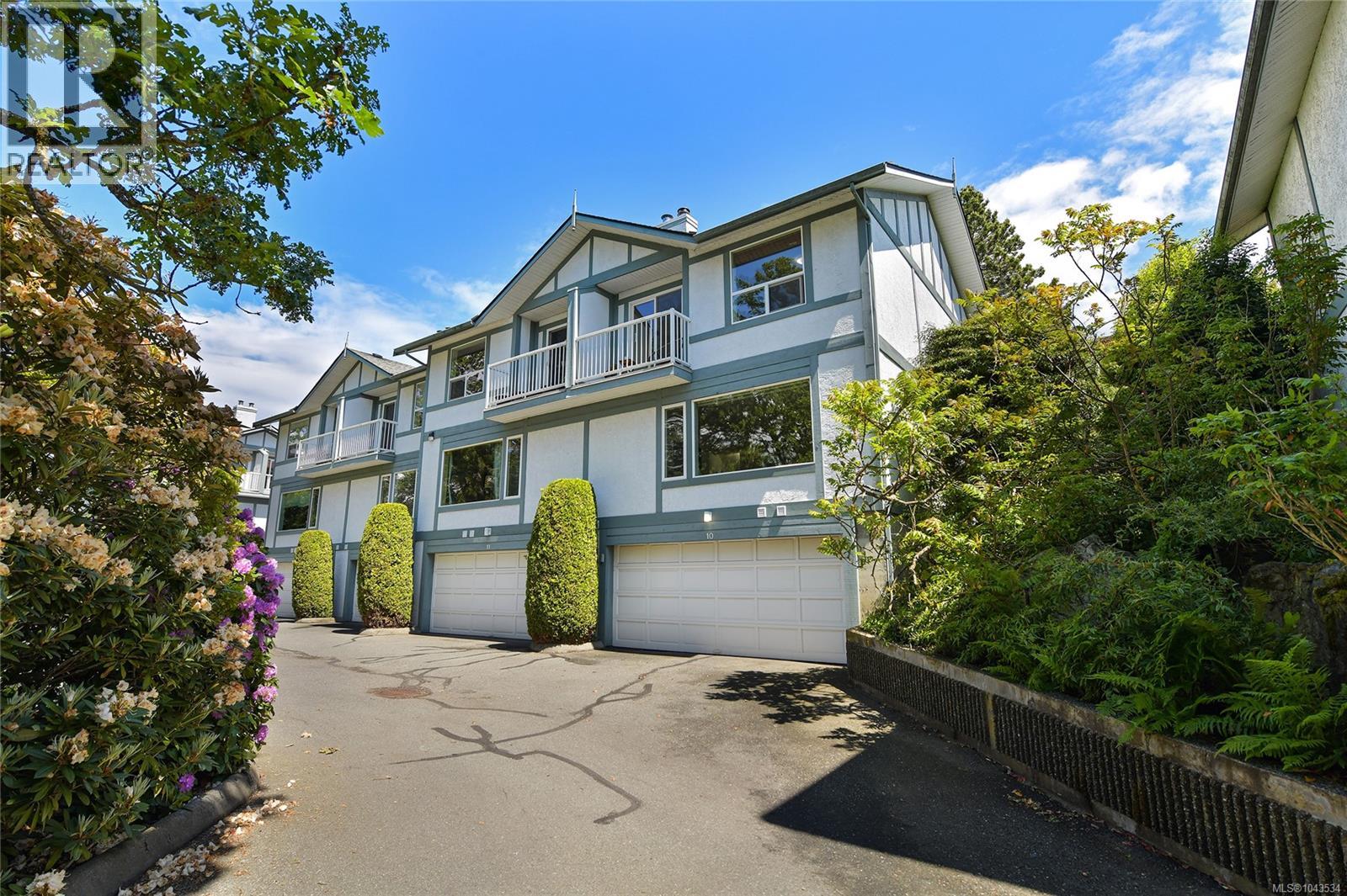 #10 3008 Quadra St - 32
