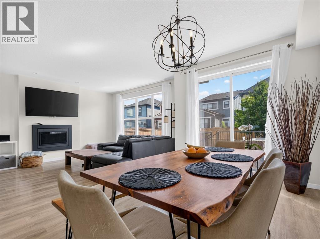 228 Masters Crescent SE - 14